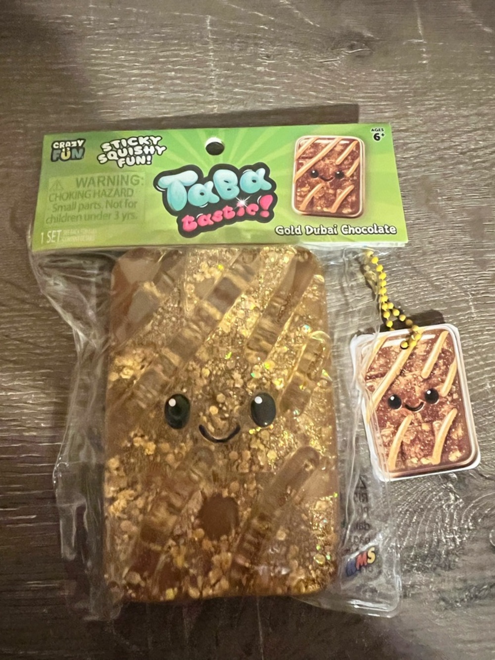 VIRAL Squishy RMS Crazy Fun Gold Glitter Gold Dubai Chocolate Taba
Squishy